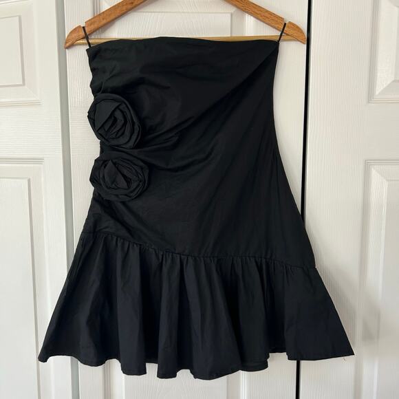 NWT Zara Strapless Black Mini Dress Raised Floral Detail Ruffle Hem Size Small - Picture 2 of 7